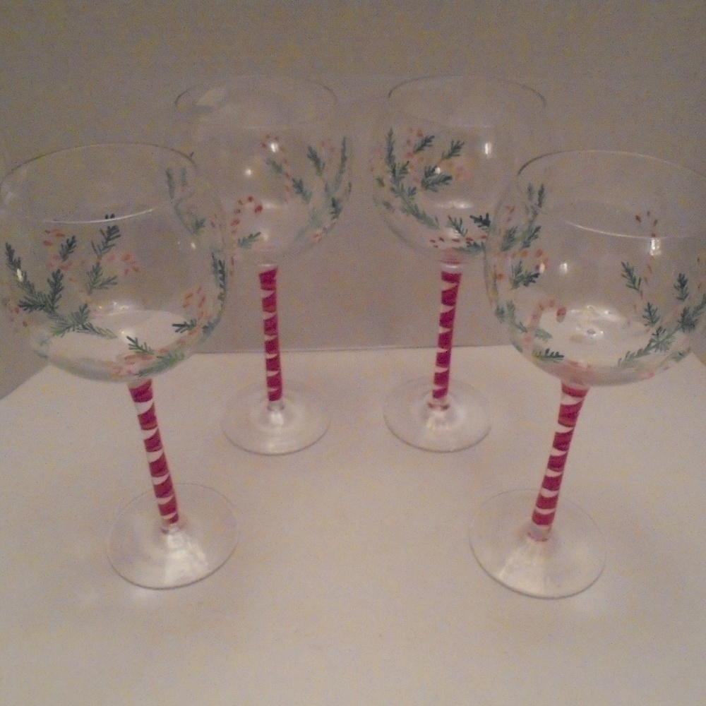 4 hand painted Christmas Water Wine Glasses
